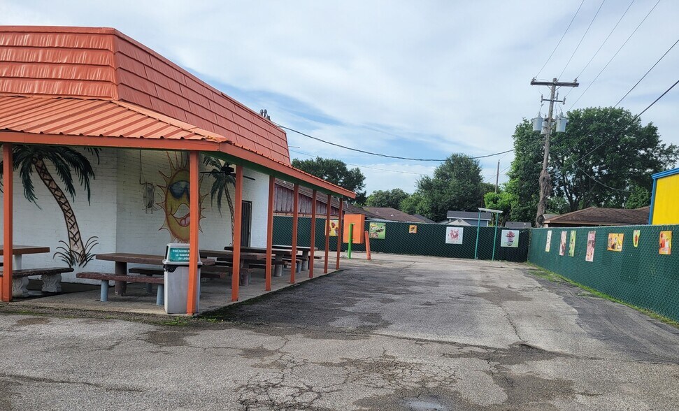 More Photos Of 2102 Southmore Ave, Pasadena Fast Food For Sale