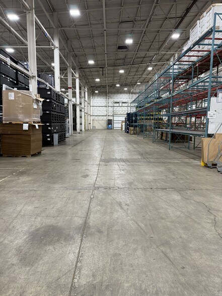 More Photos Of 2100 Cedar St, Fremont Distribution For Lease