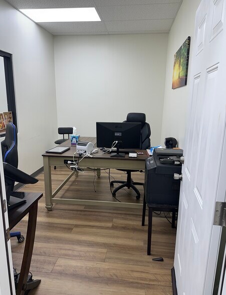 More Photos Of 3575 Trotter Dr, Alpharetta Warehouse For Lease