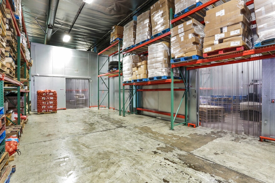 More Photos Of 645 W Broadway, Glendale Distribution For Lease