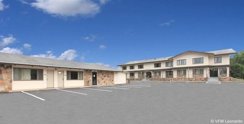 Primary Photo Of 325 Fire Monument Rd, Hinckley Hotel For Sale