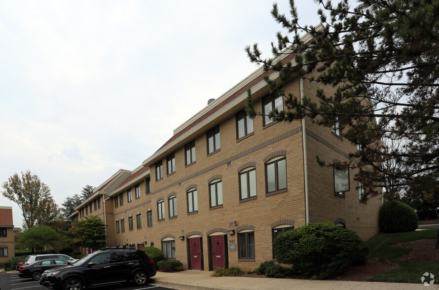 More Photos Of 931-947 Russell Ave, Gaithersburg Medical For Lease