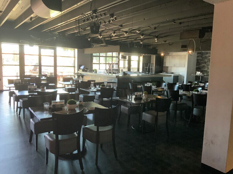 More Photos Of 5538 N 7th St, Phoenix Restaurant For Lease