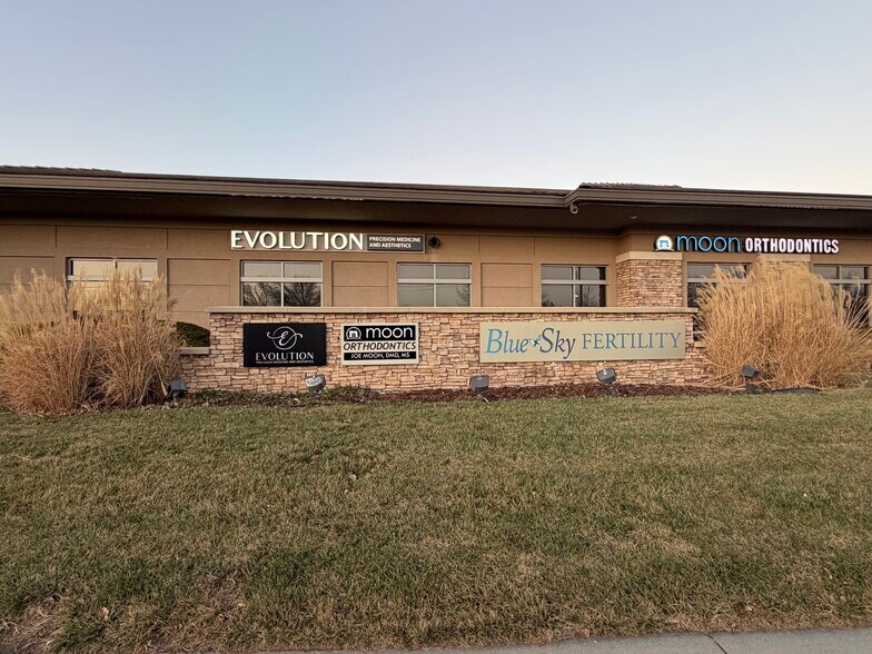 More Photos Of 14241-14257 Metcalf Ave, Overland Park Medical For Lease