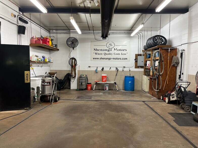 More Photos Of 604 Wallace Run Rd, Beaver Falls Convenience Store For Sale