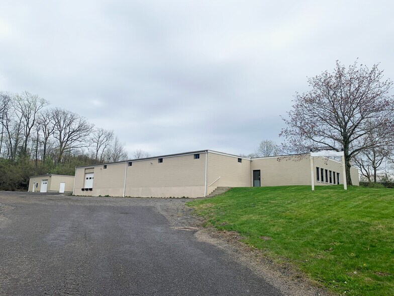 More Photos Of 25 Gramar Ave, Prospect Warehouse For Lease