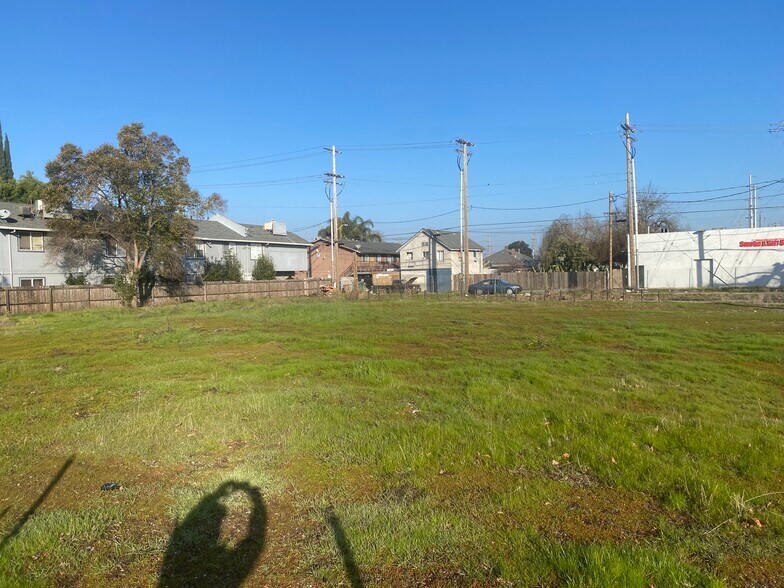 More Photos Of 113 N Cherokee Ln, Lodi Land For Sale