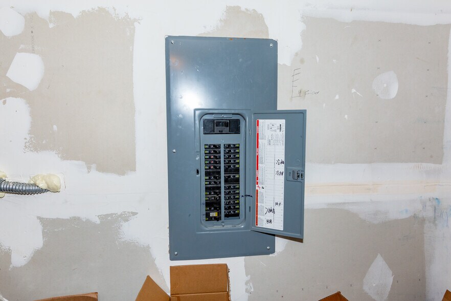 More Photos Of 1736 W North Ave, Baltimore Restaurant For Sale