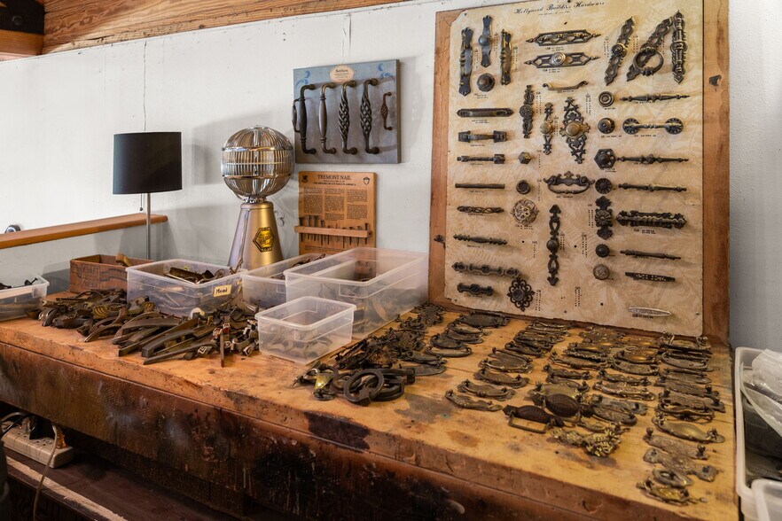 More Photos Of 1901 W Alabama St, Houston Freestanding For Sale