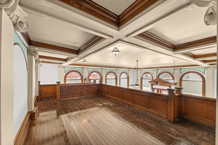 More Photos Of 102 Crosby St, Tekoa Flex For Sale