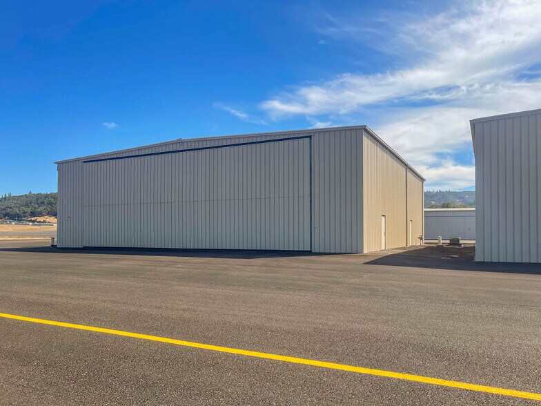 Primary Photo Of 2815 NW Aviation Dr, Roseburg Warehouse For Sale