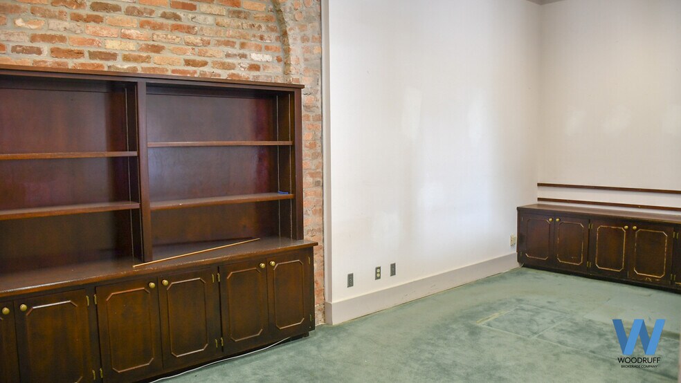 More Photos Of 1000 Broadway, Columbus Apartments For Lease