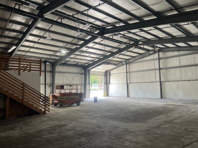 More Photos Of 11 Prospect Pl, Port Angeles Distribution For Lease