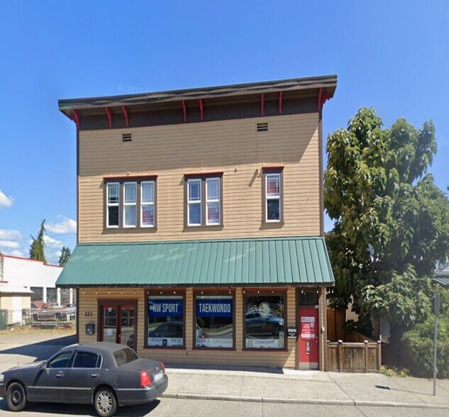 More Photos Of 223 S Lewis St, Monroe Storefront Retail Office For Lease