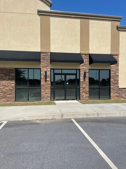 More Photos Of 132 Gateway Ln, Bethlehem Office For Sale