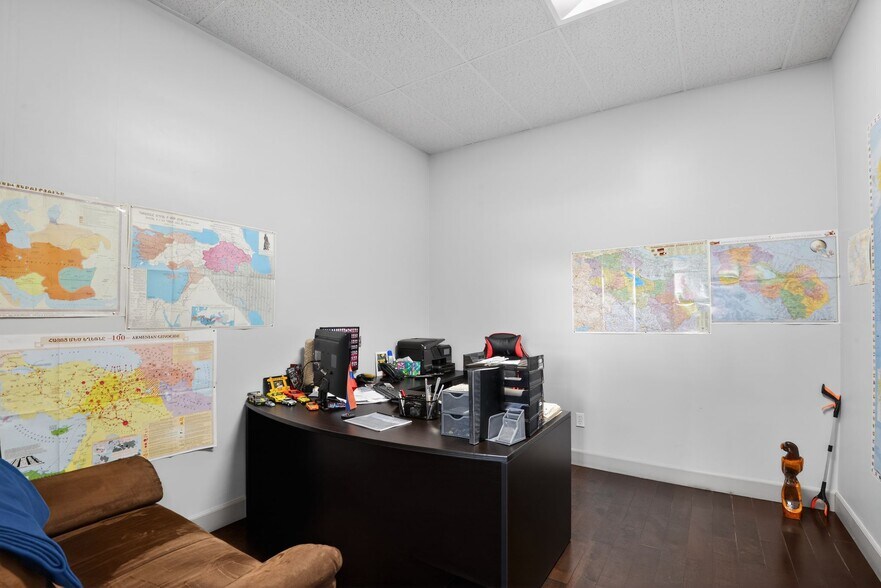 More Photos Of 18314 Sherman Way, Reseda Storefront For Lease