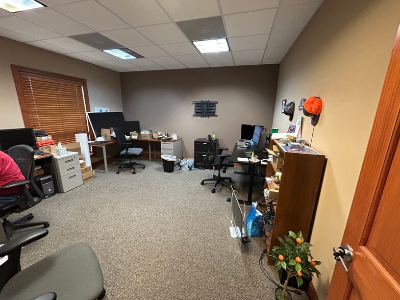 More Photos Of 1702 Tullamore Ave, Bloomington Office For Lease