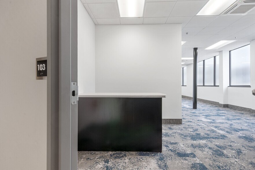 More Photos Of 920 Lafayette Rd, Seabrook Unknown For Sale