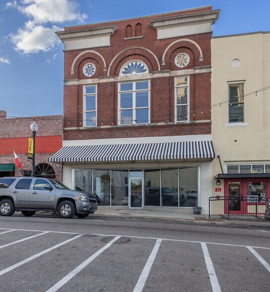 More Photos Of 134 E Front St, Hattiesburg Restaurant For Sale