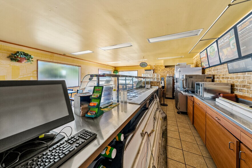 More Photos Of 21823 Highway 62, Shady Cove Storefront For Lease