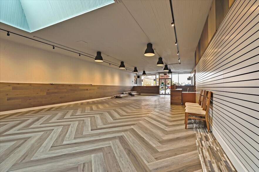 More Photos Of 14 E Lake Ave, Watsonville Storefront For Lease