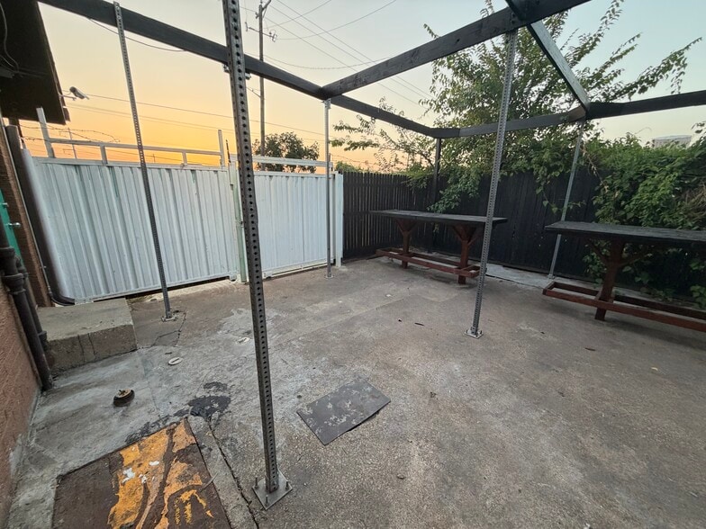 More Photos Of 2226 Irving Blvd, Dallas Restaurant For Lease