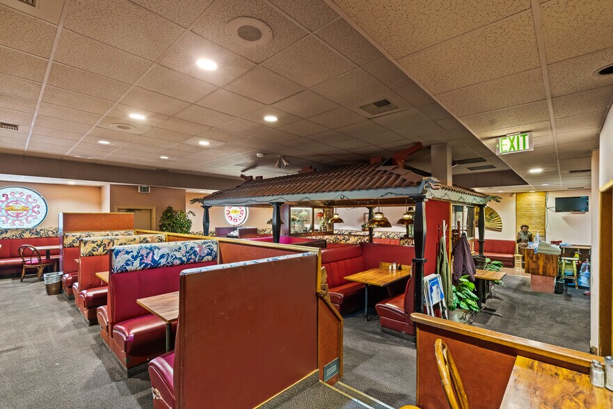 More Photos Of 9 S 1st St, Yakima Restaurant For Sale