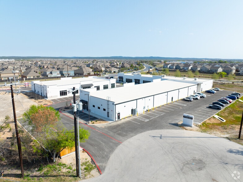 More Photos Of 13722 Old FM 471 W, San Antonio Storefront For Lease