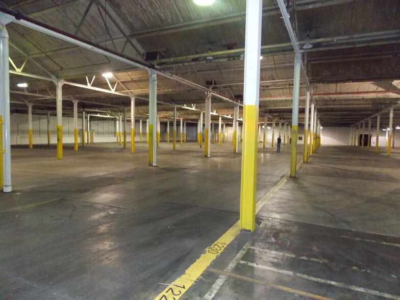 More Photos Of 500 N US Highway 31, Austin Manufacturing For Lease