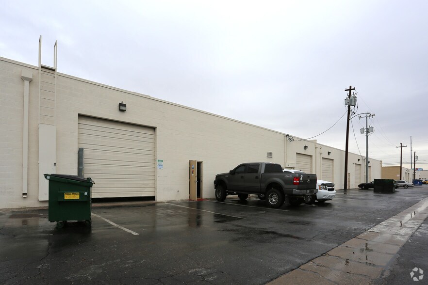 More Photos Of 2962-2972 W Thomas Rd, Phoenix Showroom For Lease