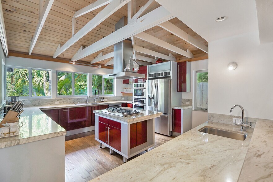 More Photos Of 5910 N Bayshore Dr, Miami Specialty For Sale