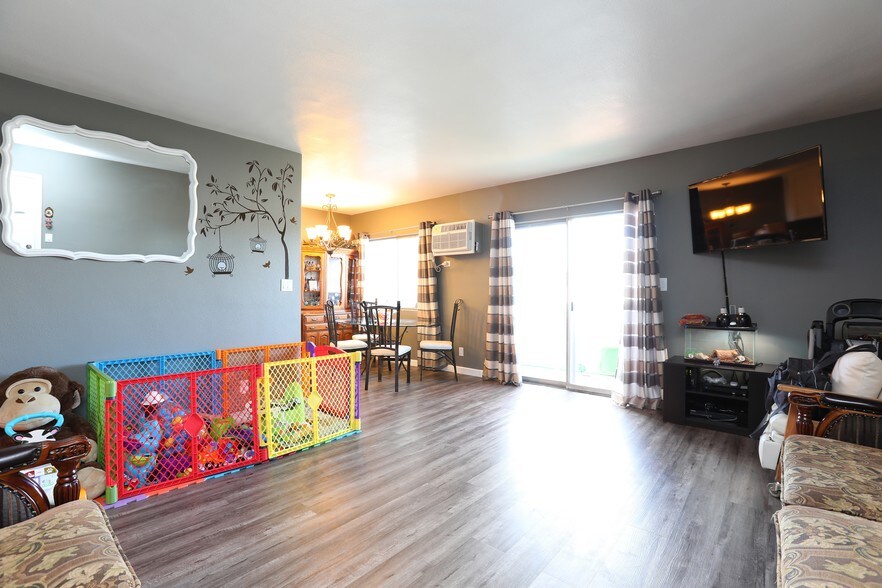 More Photos Of 21909 Lanark St, Canoga Park Apartments For Sale