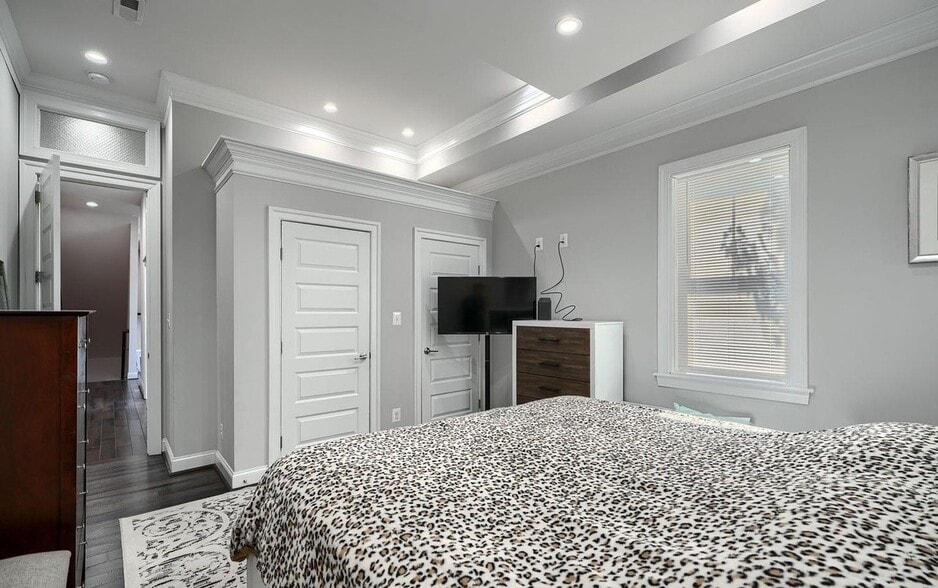 More Photos Of 635 E Fort Ave, Baltimore Specialty For Sale