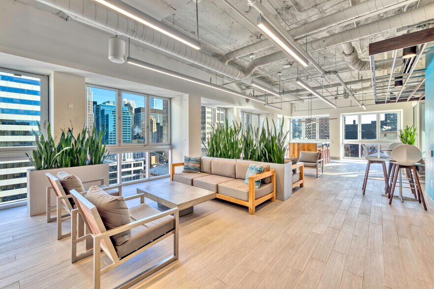 More Photos Of 200 W Jackson Blvd, Chicago Office For Lease