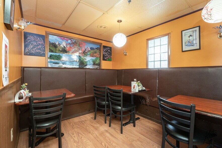 More Photos Of 2001 Airport Way, Fairbanks Restaurant For Sale