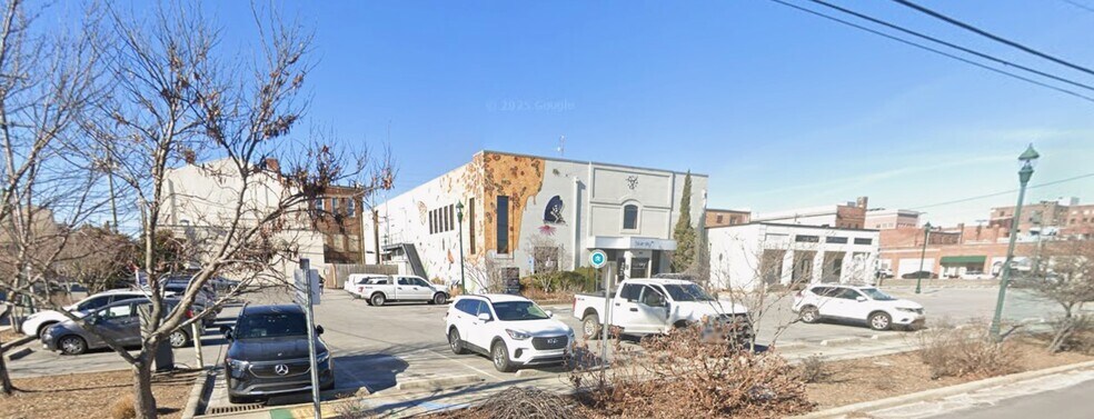 More Photos Of 317 N King St, Hendersonville Medical For Sale