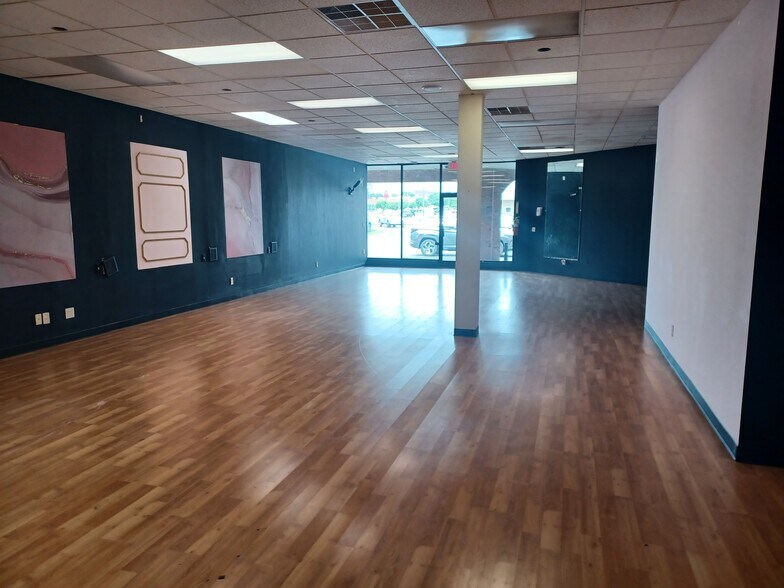 More Photos Of Main St @ Main St., Hendersonville Unknown For Lease