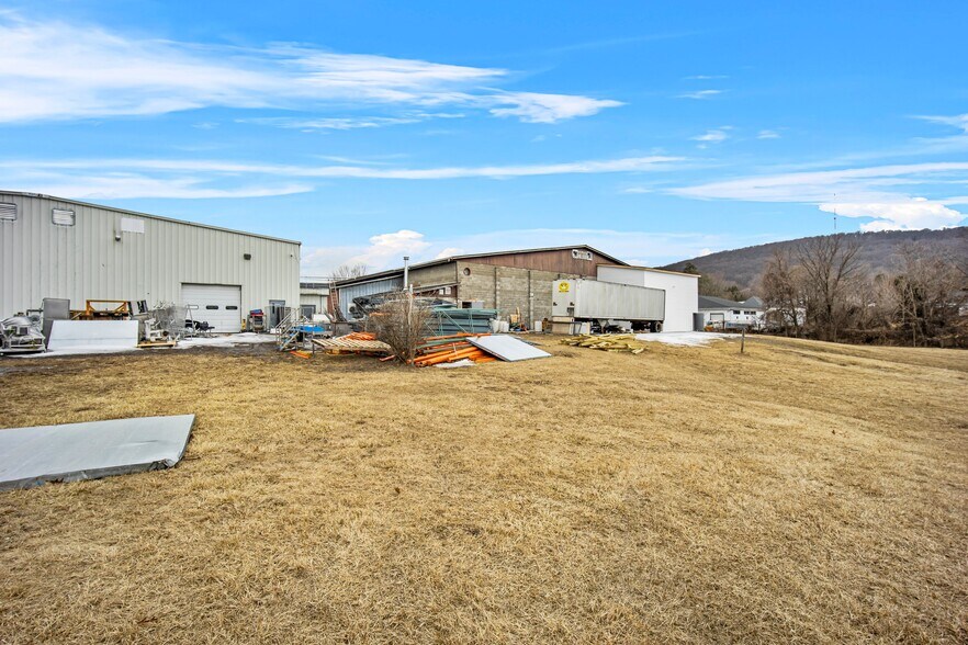 More Photos Of 381 Vineyard Ave, Highland Refrigeration Cold Storage For Sale