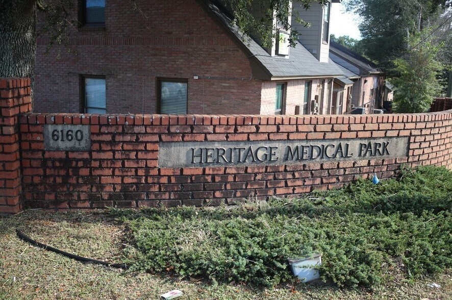 More Photos Of 6160 N Davis Hwy, Pensacola Office For Sale