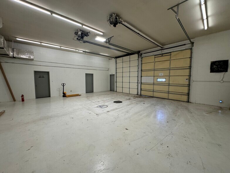 More Photos Of 4828 W Emerald St, Boise Research And Development For Lease