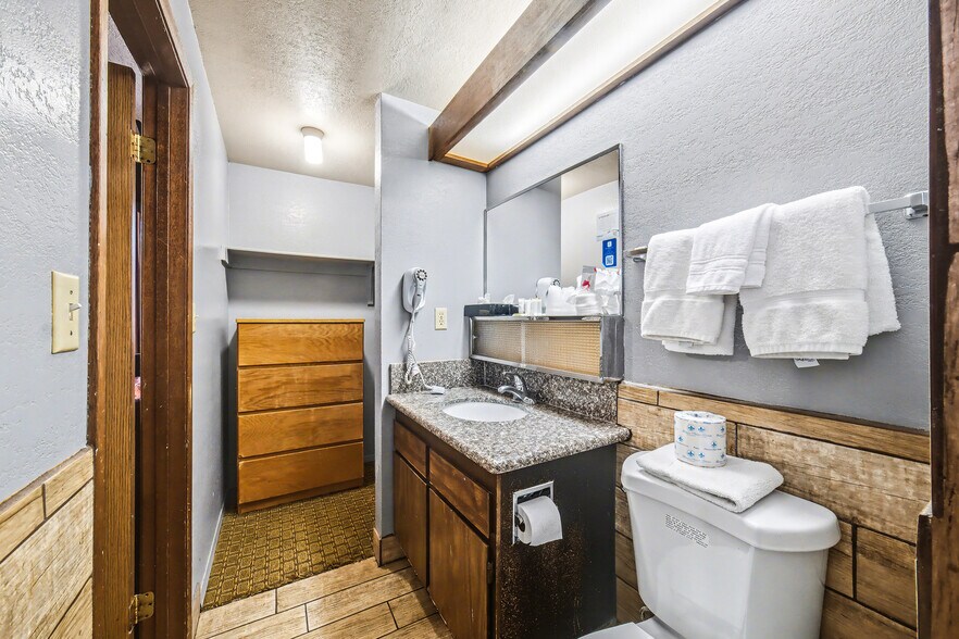 More Photos Of 386 E 300 S, Kanab Hotel For Sale