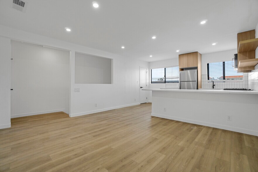 More Photos Of 12527 Cranbrook Ave, Hawthorne Apartments For Sale