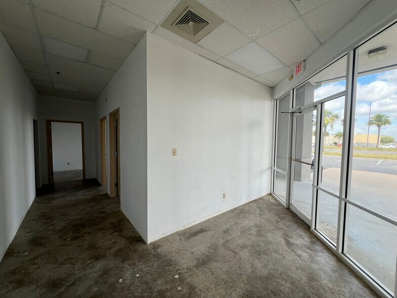 More Photos Of 1800 S Main St, McAllen Unknown For Lease