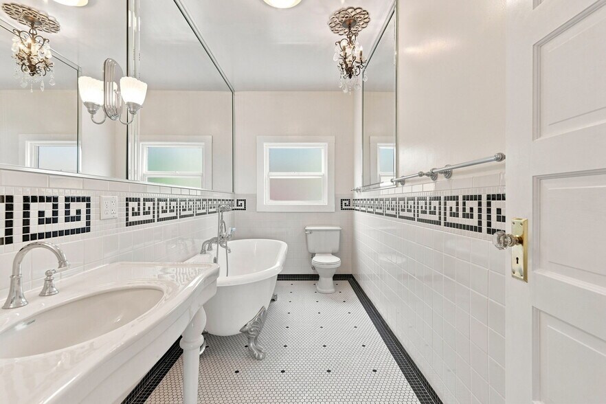 More Photos Of 1135 5th Ave, Crockett Apartments For Sale