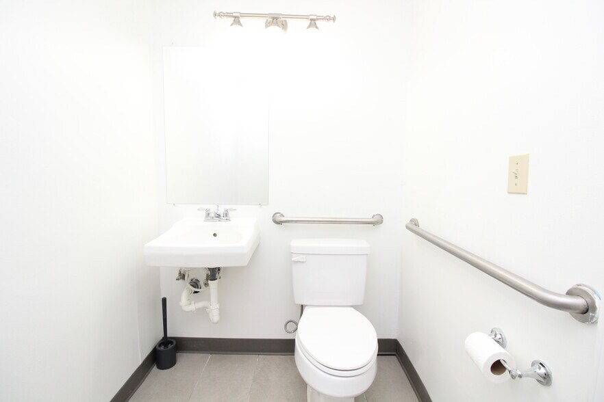 More Photos Of 20285 Metcalf Ave, Bucyrus Office Residential For Lease