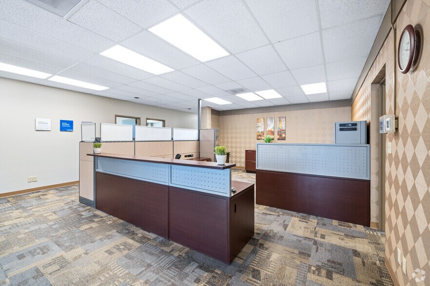 More Photos Of 2709 McGraw Dr, Bloomington Office Residential For Sale