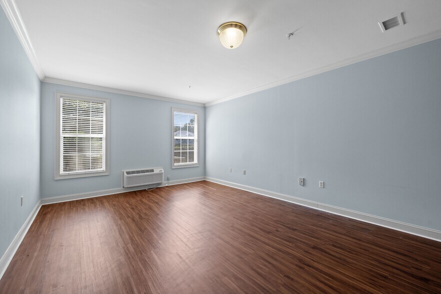 More Photos Of 10171 Papa George St, Daphne Congregate Senior Housing For Sale