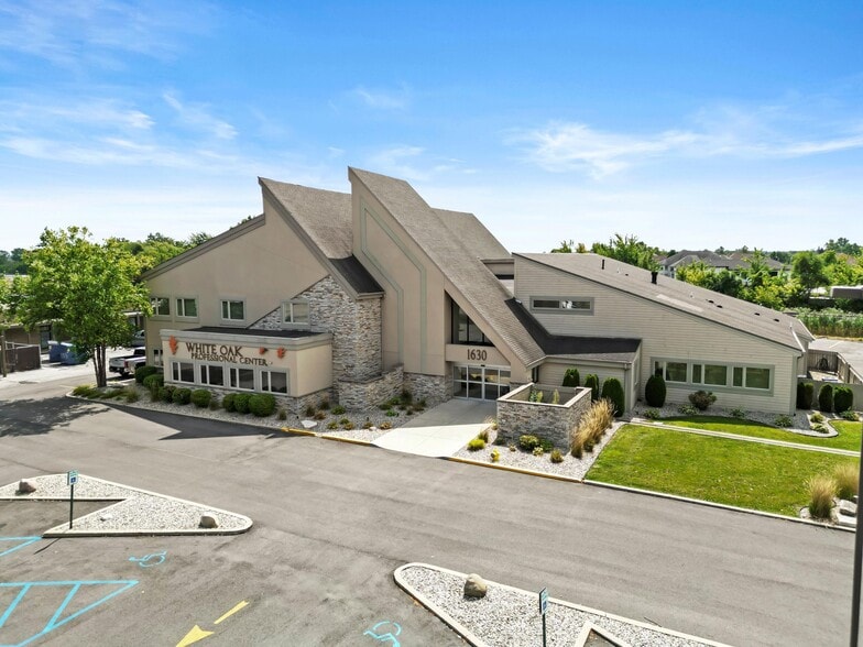 More Photos Of 1630 45th Ave, Munster Medical For Lease