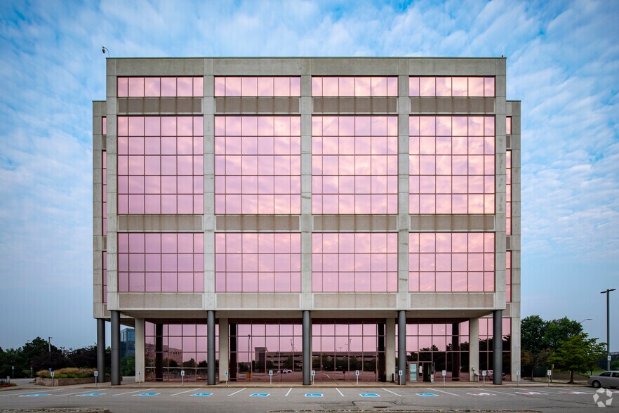 More Photos Of 27 Allstate Pky, Markham Office For Lease