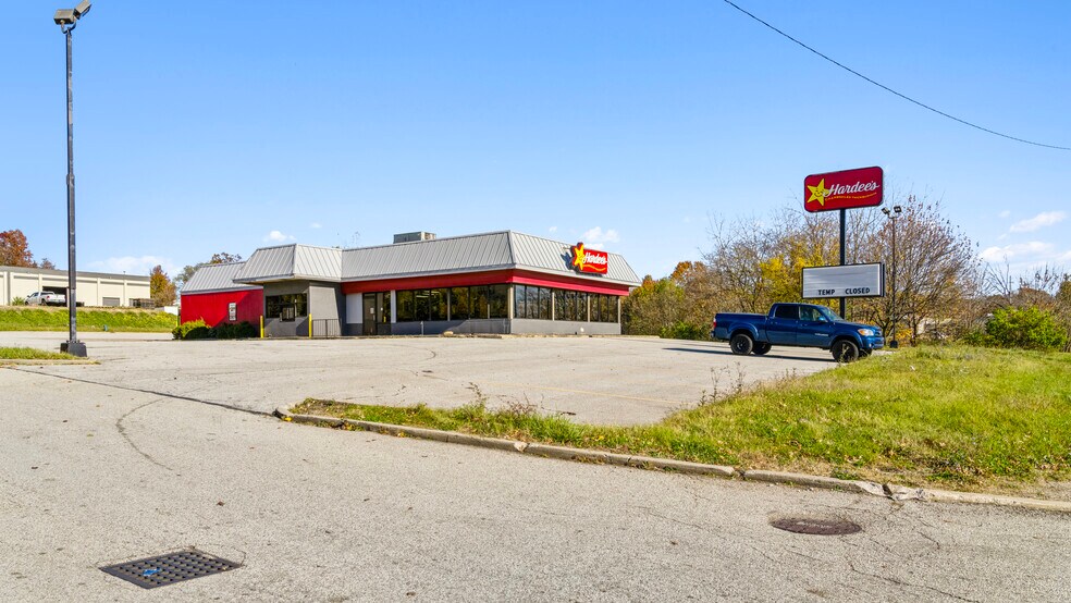 More Photos Of 2695 Gilchrist Rd, Akron Fast Food For Sale